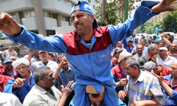 إضراب عمال الهيئة العامة للنظافة بالجيزة   ‎
