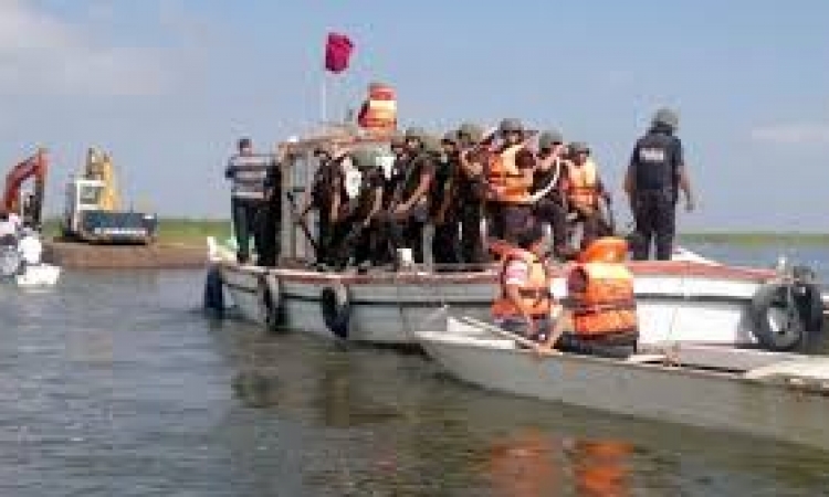 ضبط 30 طن بضائع مهربة من بورسعيد ببحيرة المنزلة