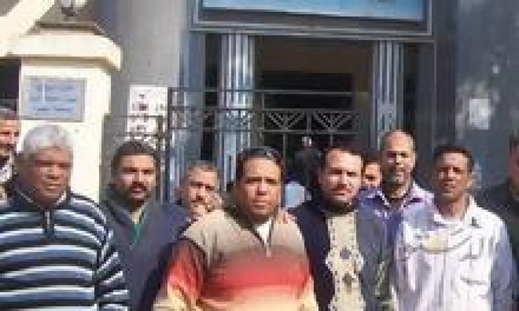 إضراب العاملين بمديرية المساحة بالفيوم عن العمل للمطالبة بالحد الأدني