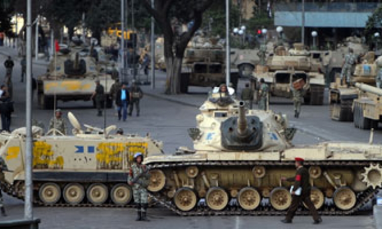 قوات الجيش تغلق ميدان رابعة العدوية تحسباً لمظاهرات الإخوان