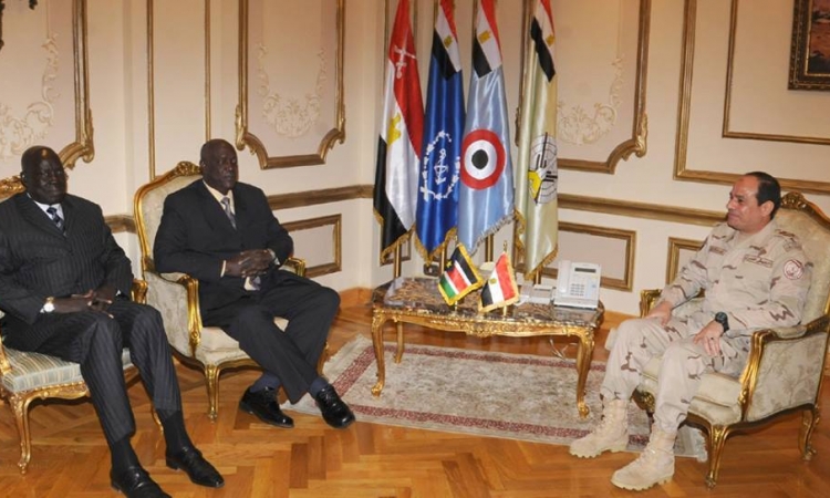 بالصور.. المشير السيسى يلتقي وزير الدفاع السوداني