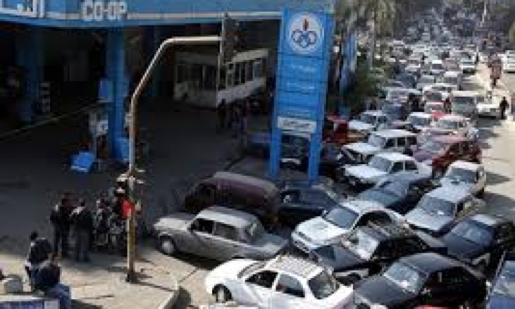 أزمة الوقود تحاصر دمياط..والمسؤولين: “الحصة كاملة”