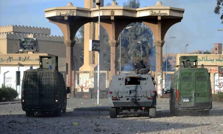 قوات الأمن تدفع بتعزيزات لحرم «الأزهر» للسيطرة على عنف طلاب الإخوان