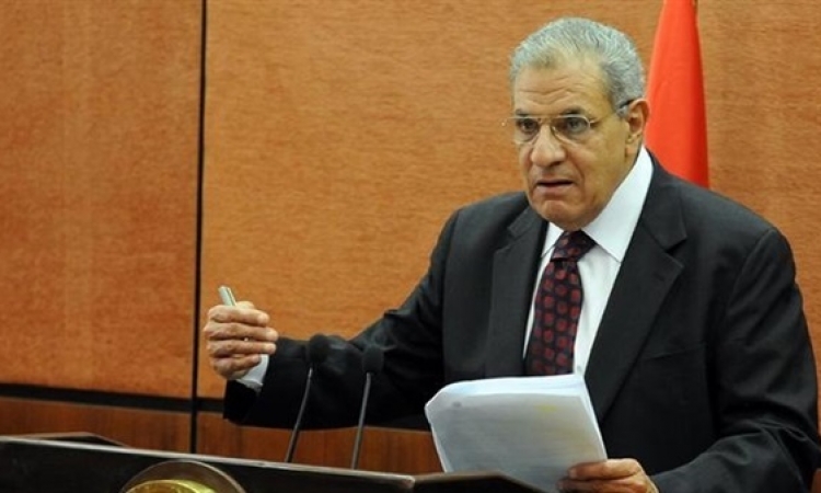 إبراهيم محلب يعلن إقرار مجلس الوزراء لمشروع قانون الاستثمار