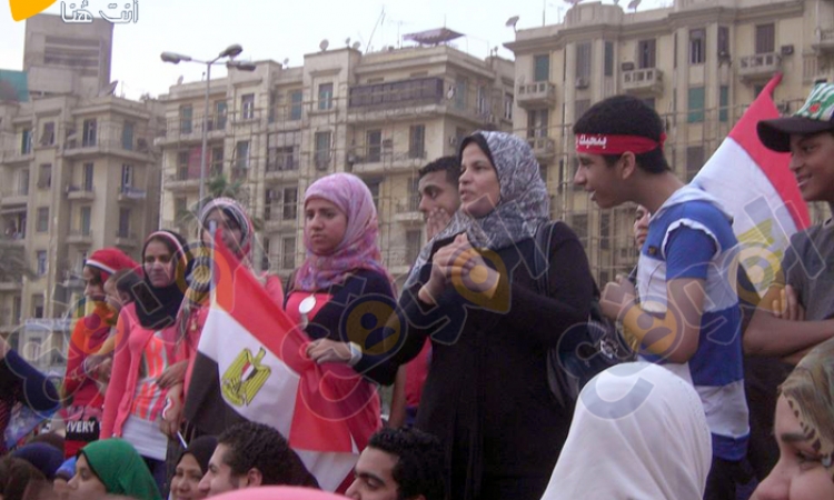 فيديو وصور: سيدات يرقصن في ميدان التحرير احتفالاً باكتساح «السيسي» في الانتخابات