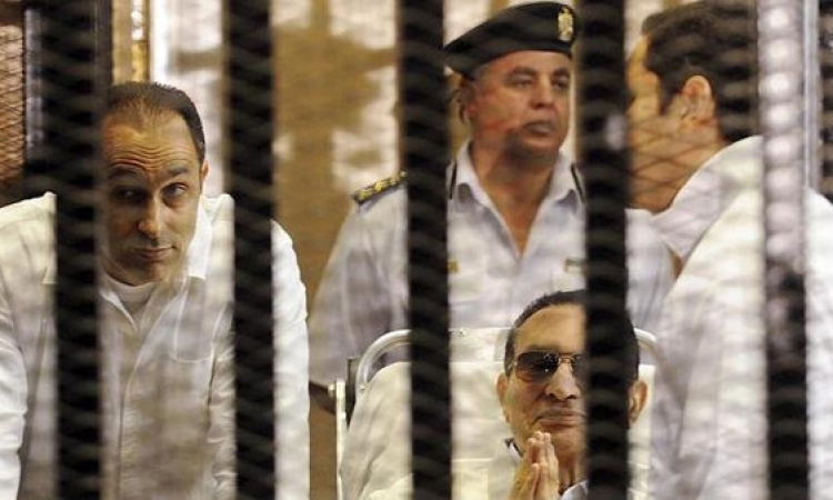 السجن المشدد 3 سنوات لمبارك ونجليه فى “القصور الرئاسية”