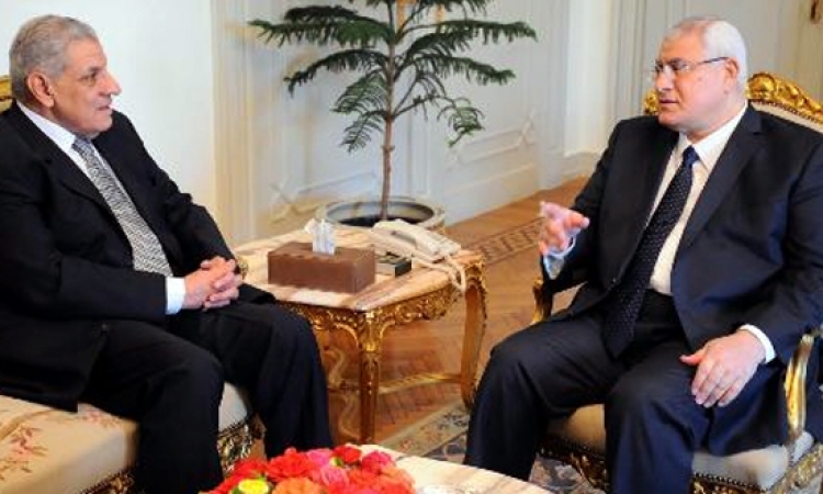 «منصور» يبحث مع «محلب» وعدد من الوزراء الشأن الليبي وانعكاساته على مصر