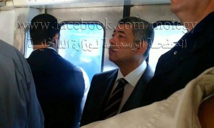 اللواء محمد إبراهيم وزير الداخلية يقوم بجولة مفاجأة في مترو الأنفاق