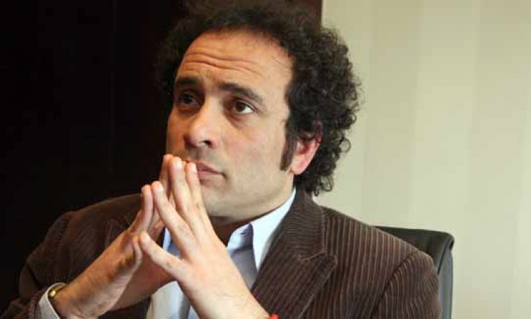 تأجيل دعوى عمرو حمزاوي لإلغاء قرار منعه من السفر لـ 30 أغسطس