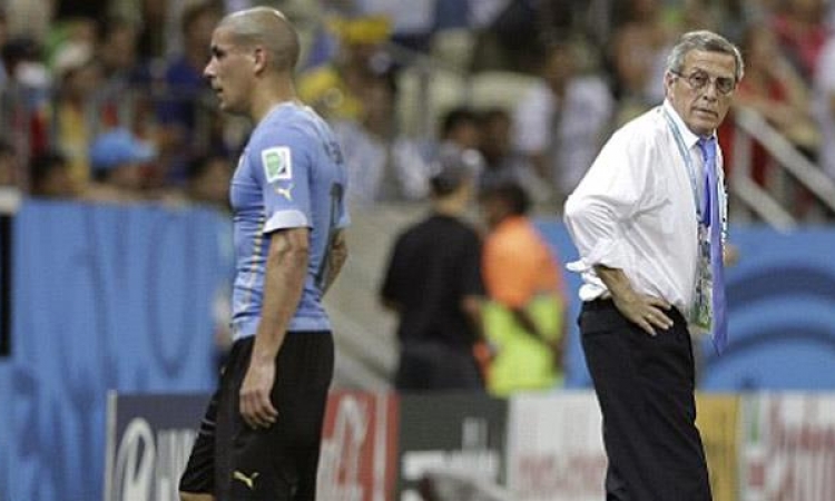 إيقاف لاعبي أوروجواي و الهندوراس مباراة واحدة
