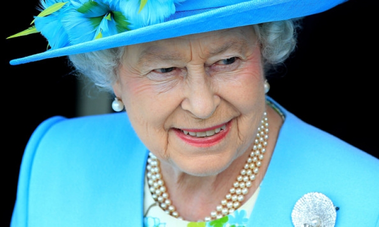 انفصال اسكتلندا يخرج الملكة إليزابيث الثانية عن صمتها
