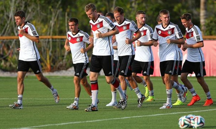 الأنفلونزا تضرب سبعة لاعبين في المنتخب الالماني قبل مواجهة فرنسا