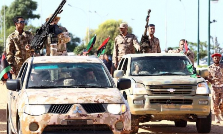 قوات حفتر تواصل عملية الكرامة وتقصف مواقع الميليشيات في بنغازي