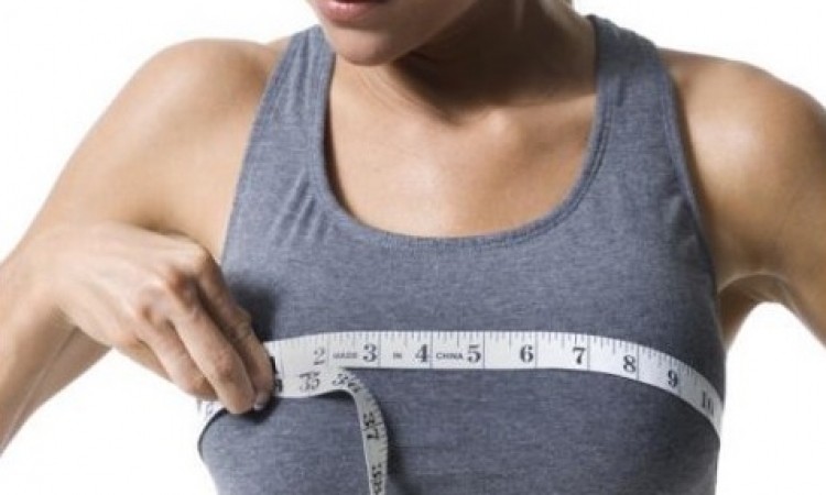 5 عوامل تؤثر على حجم الثدى لدى النساء