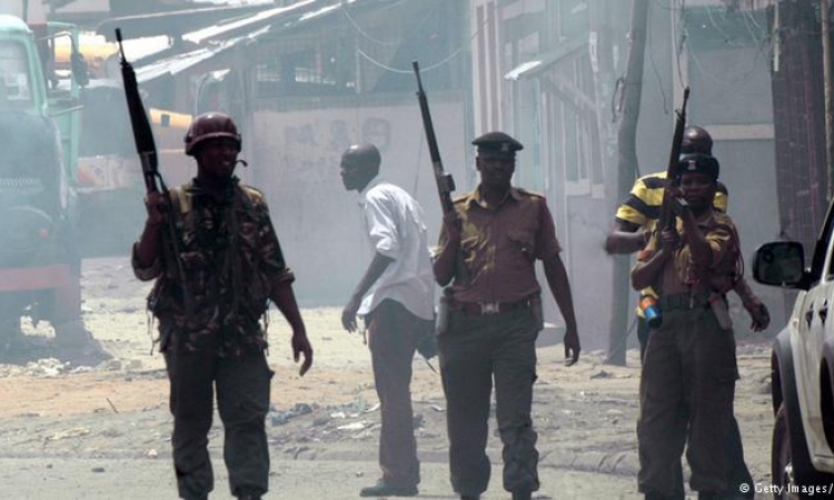 الداخلية الكينية: قوات الأمن تقتل 5 أشخاص يشتبه بضلوعهم في هجمات على الساحل