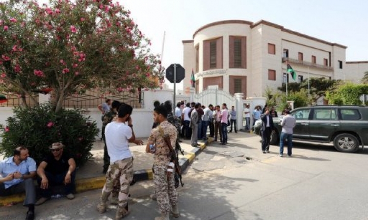 هولندا تغلق سفارتها في ليبيا