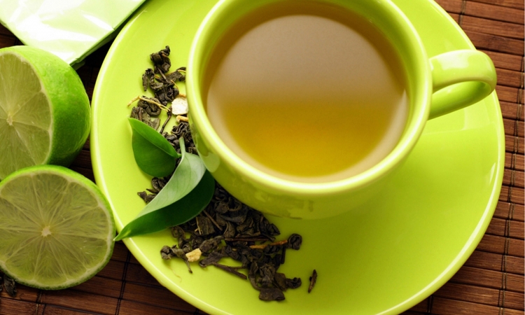 الاكثار من الشاي الأخضر قد يسبب تسمم الكبد