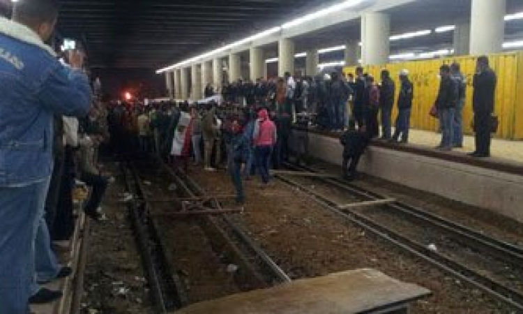 إصابة 9 أشخاص إثر انفجار عبوة ناسفة بإحدى عربات قطار أبو قير بالإسكندرية