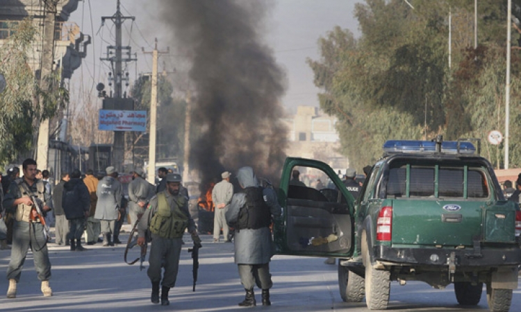 مقتل 6 من جنود الناتو و10 مدنيين أفغان بهجوم انتحاري