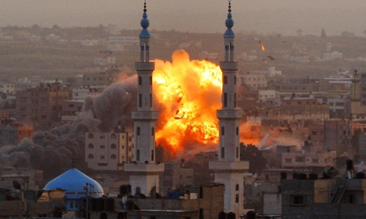 قصف إسرائيلي على غزة بعد سقوط صاروخ في بئر السبع