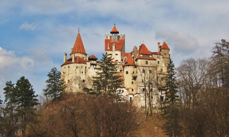 عرض قلعة براشوف الأثرية في رومانيا للبيع ب 3.5 مليون يورو