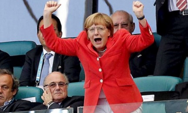 ميركل تتوقع فوز ألمانيا بالمونديال