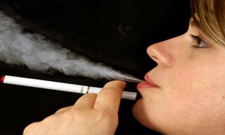 منظمة الصحة العالمية تحذرمن استخدام السجائر الإلكترونية