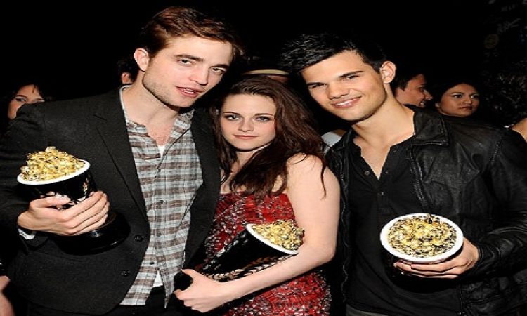Twilight Saga تفوز بجائزة افضل فيلم في ال MTV