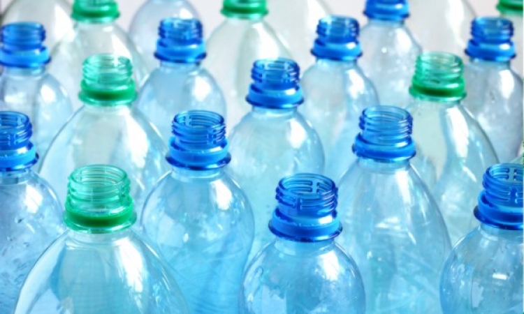 الزجاجات البلاستيكية تحوى مواد تؤدى للإجهاض