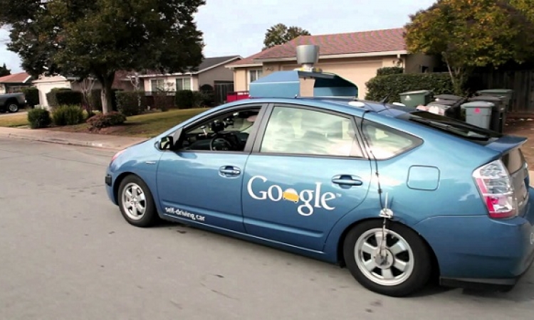 اختبار قيادة لسيارة جوجل التى تعمل بدون سائق