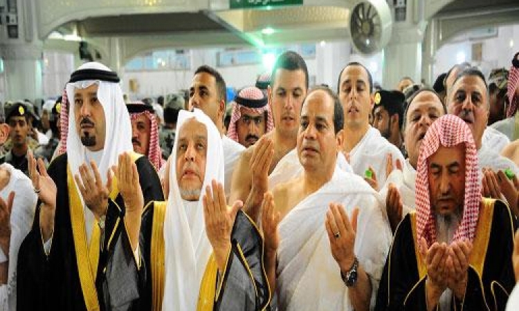 بالصور .. الرئيس السيسي يؤدي مناسك العمرة خلال زيارته للسعودية