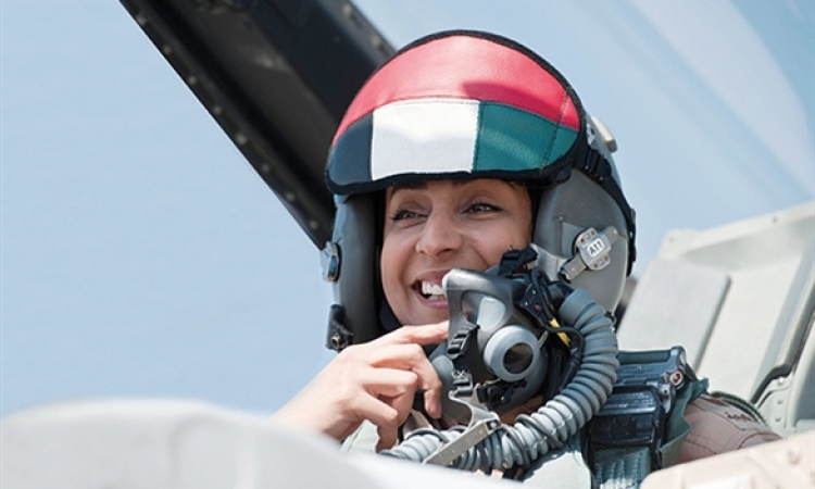 “مريم المنصوري” إماراتية تقود الضربات الجوية ضد “داعش”