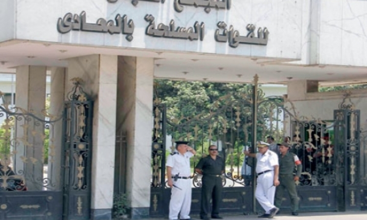 تشديدات أمنية أمام مستشفى المعادى قبل بدء محاكمة مبارك