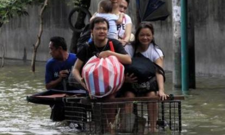 إعصار يخلف 200 ألف مشرد في الفلبين ويتجه لتايوان