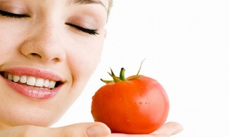 طريقة عمل ماسك الطماطم للوجه لكل أنواع البشرة