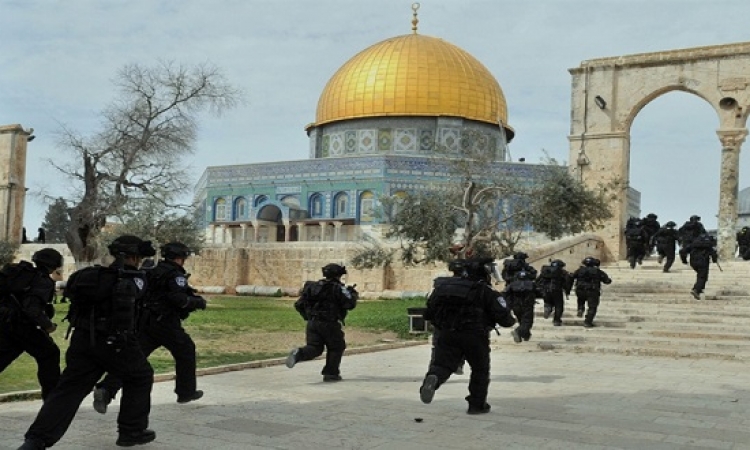 مخابرات الاحتلال تقتحم المسجد الأقصى