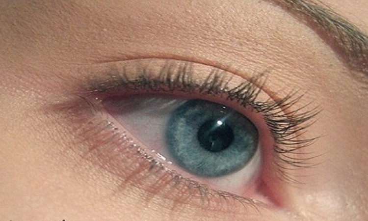 الحالة النفسية للأنسان تؤثر على العين