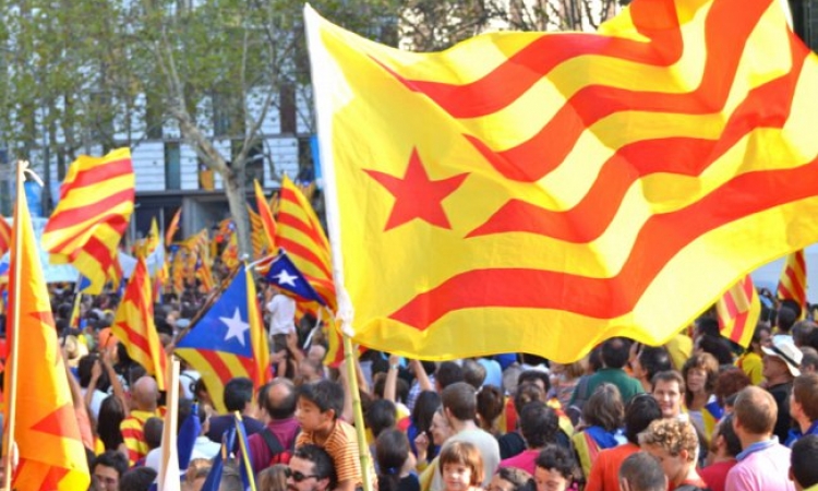 برلمان كتالونيا يصادق على إجراء استفتاء شعبي للانفصال عن اسبانيا