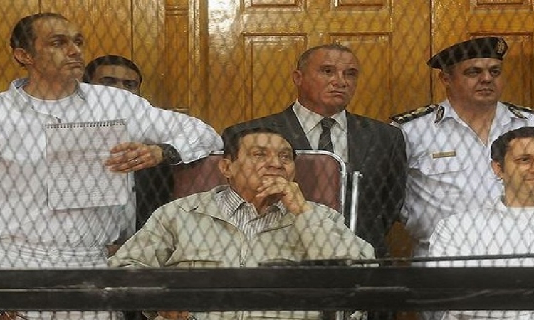 النقض تقضى بقبول طعن مبارك ونجليه فى قضية قصور الرئاسة وإعادة المحاكمة