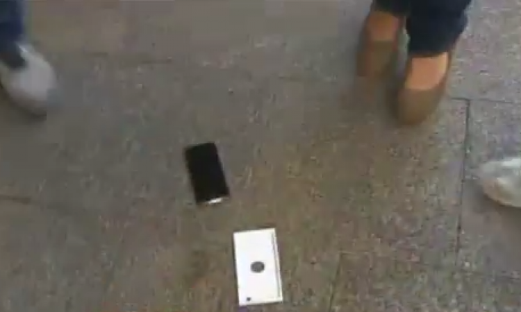 فيديو.. شاهد مصير أول من اشترى أيفون 6 في استراليا