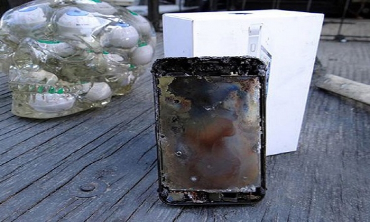 بالفيديو..خليجى يحرق ايفون 6