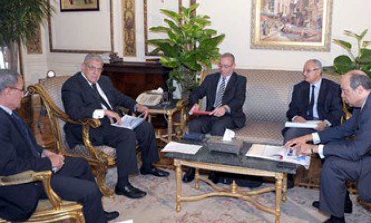 رئيس الوزراء : تطوير مصر للطيران إحدى أولويات عمل الحكومة