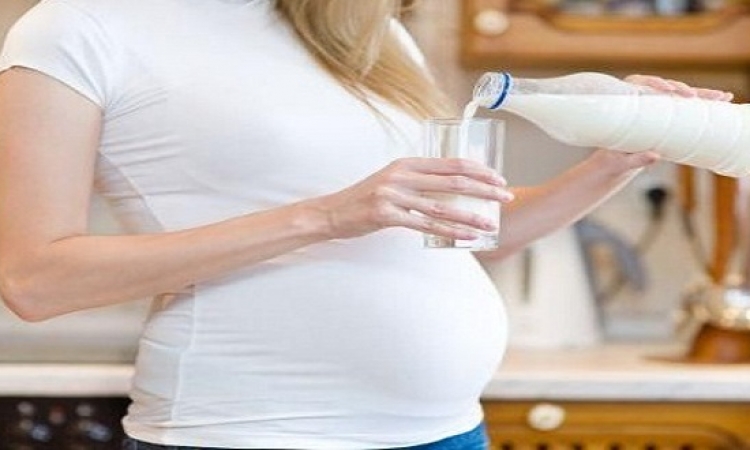ما فائدة كوب من اللبن صباحاً لصحة الحامل والمولود ؟!
