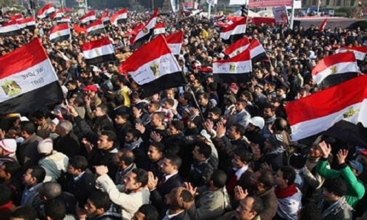 عاجل .. قوات الجيش تخلي ميدان التحرير من المحتفلين