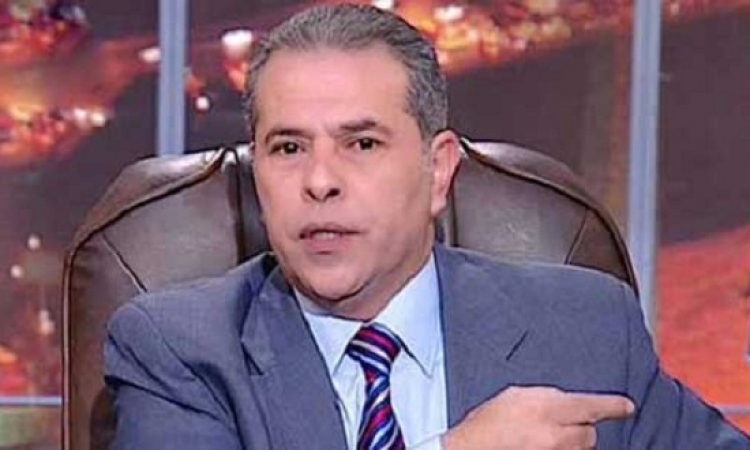 توفيق عكاشة يصافح وزير خارجية الإمارات فى القمة العربية