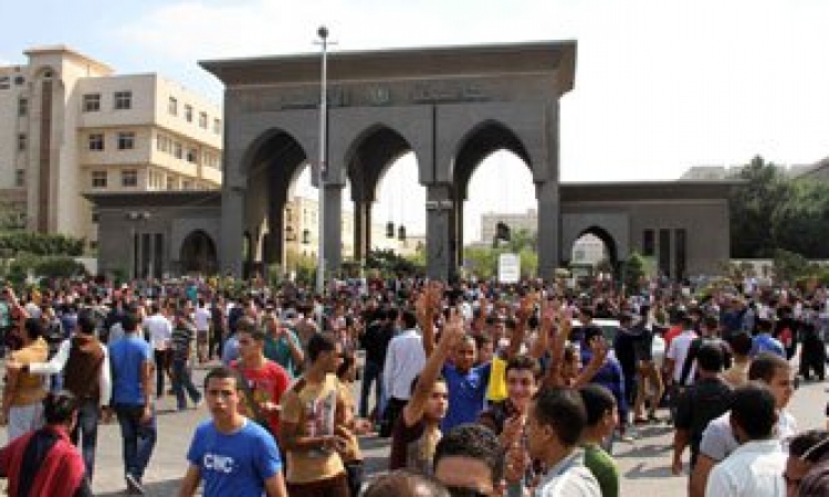 طلاب الإخوان يصرون علي الخروج من الجامعات يوم الإثنين إلى ميادين رابعة والنهضة