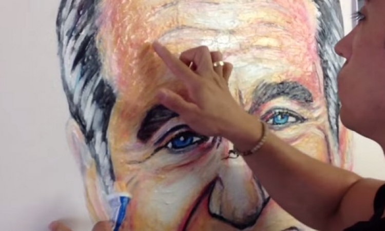 بالفيديو .. مكسيكى يرسم لوحات فنية .. بمعجون الأسنان !!