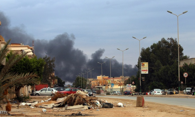 الجيش الليبي يوقف اطلاق النار لإجلاء المدنيين والمصابيين من مناطق القتال