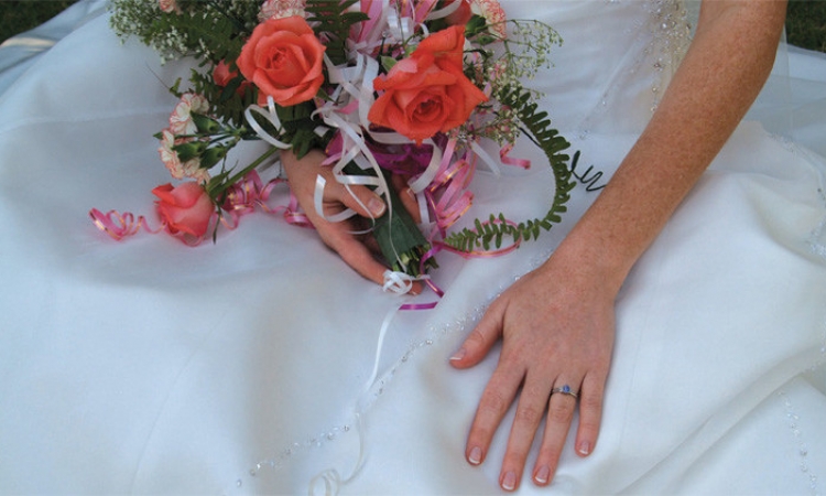 3 آلاف دولار تكلفة “الزفاف الوهمي” للفتيات العازبات