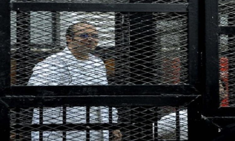 أحمد ماهر يعلق إضرابه عن الطعام لحين نظر جلسة النقض يناير المقبل